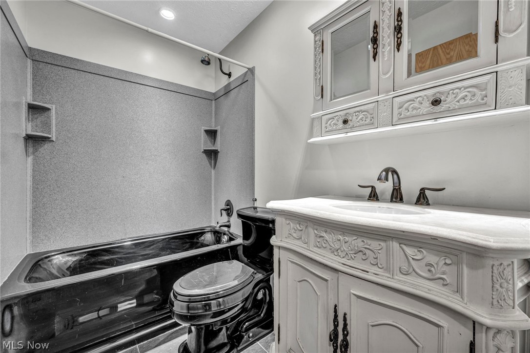 275 Smedley Drive Washingtonville OH 44490
