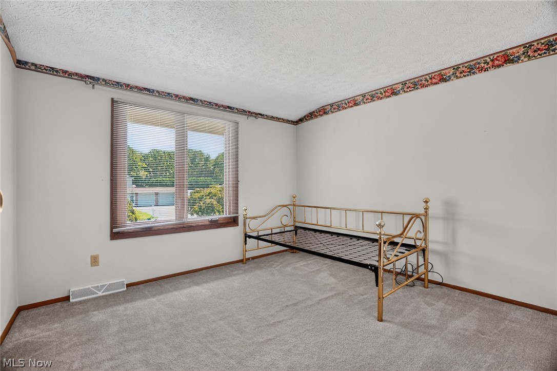 779 Cricket Avenue Conneaut OH 44030