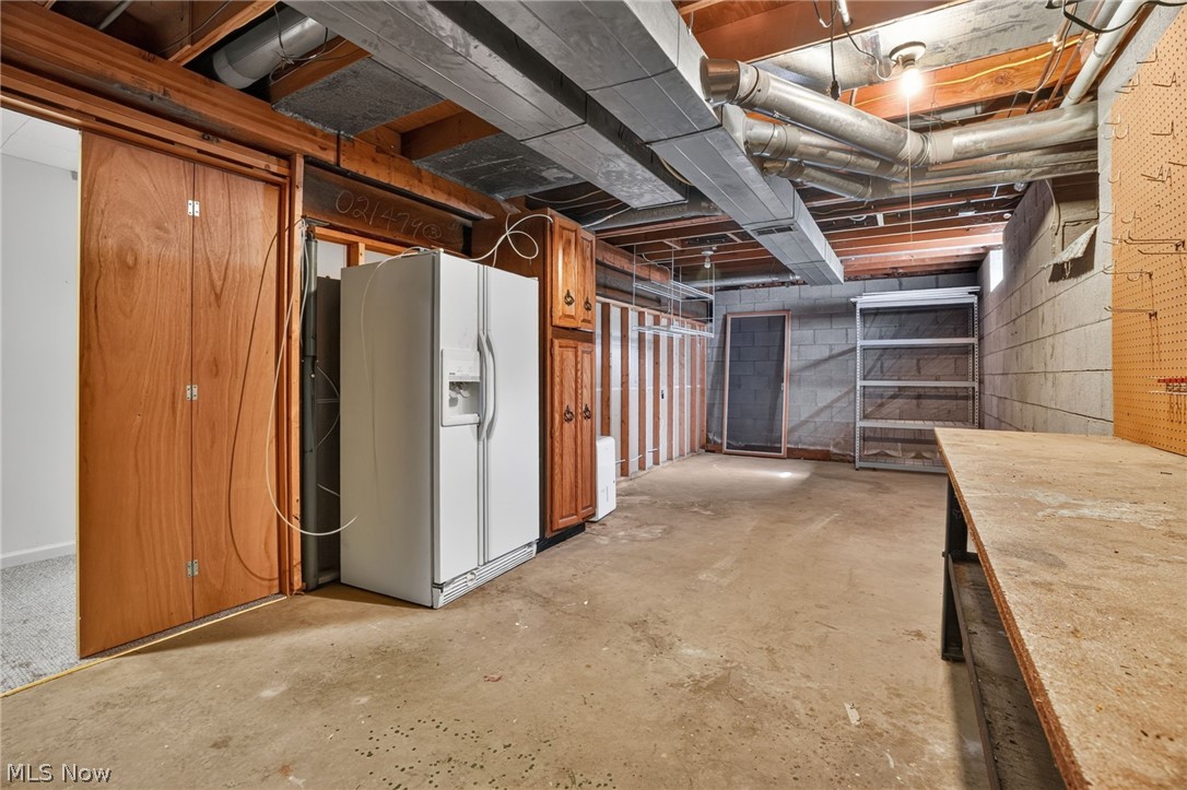 779 Cricket Avenue Conneaut OH 44030