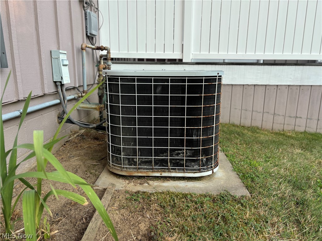 779 Cricket Avenue Conneaut OH 44030