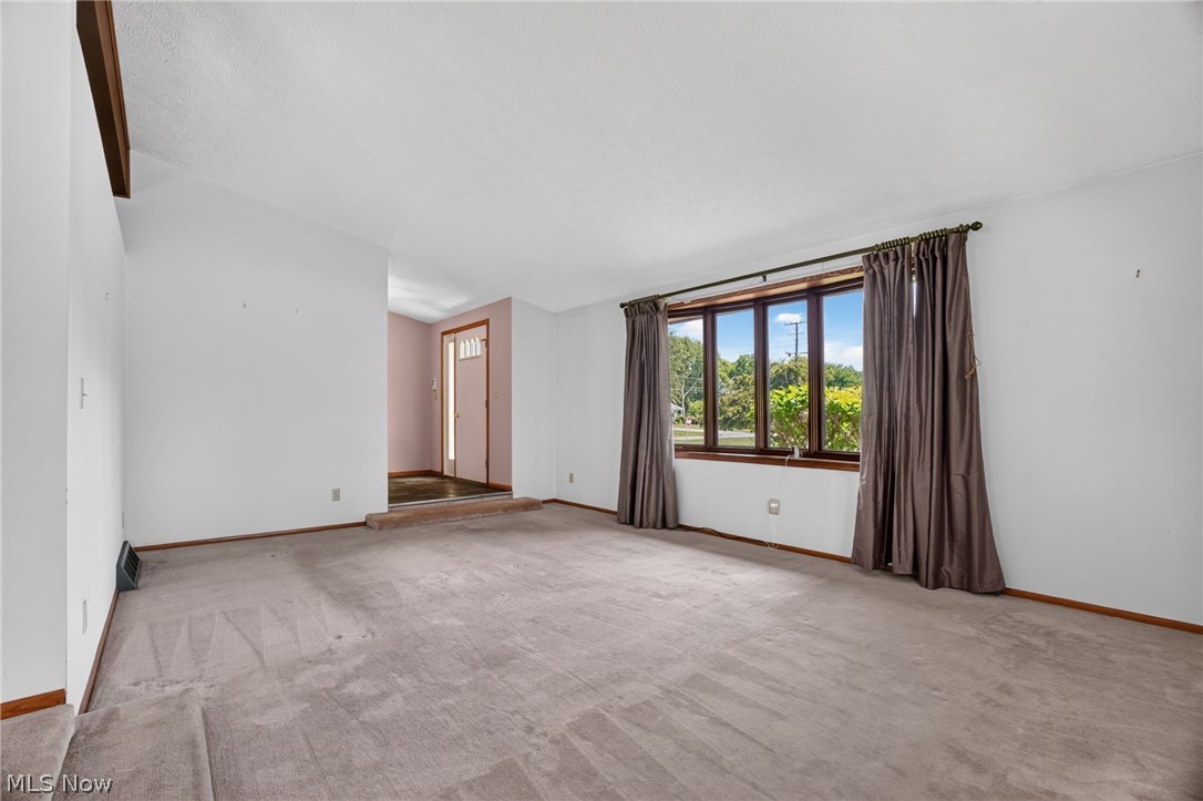 779 Cricket Avenue Conneaut OH 44030