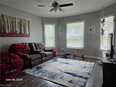 123 High Street New London OH 44851