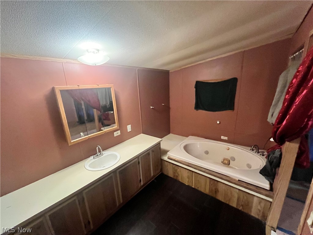 13016 Kevin Lane Chardon OH 44024