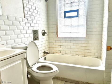 3679 E 105th Street Cleveland OH 44105