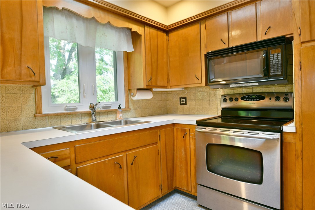 10244 Washingtonville Road Canfield OH 44406