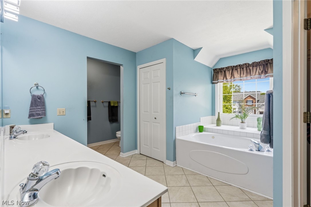 2984 Silver Maple Drive Fairlawn OH 44333