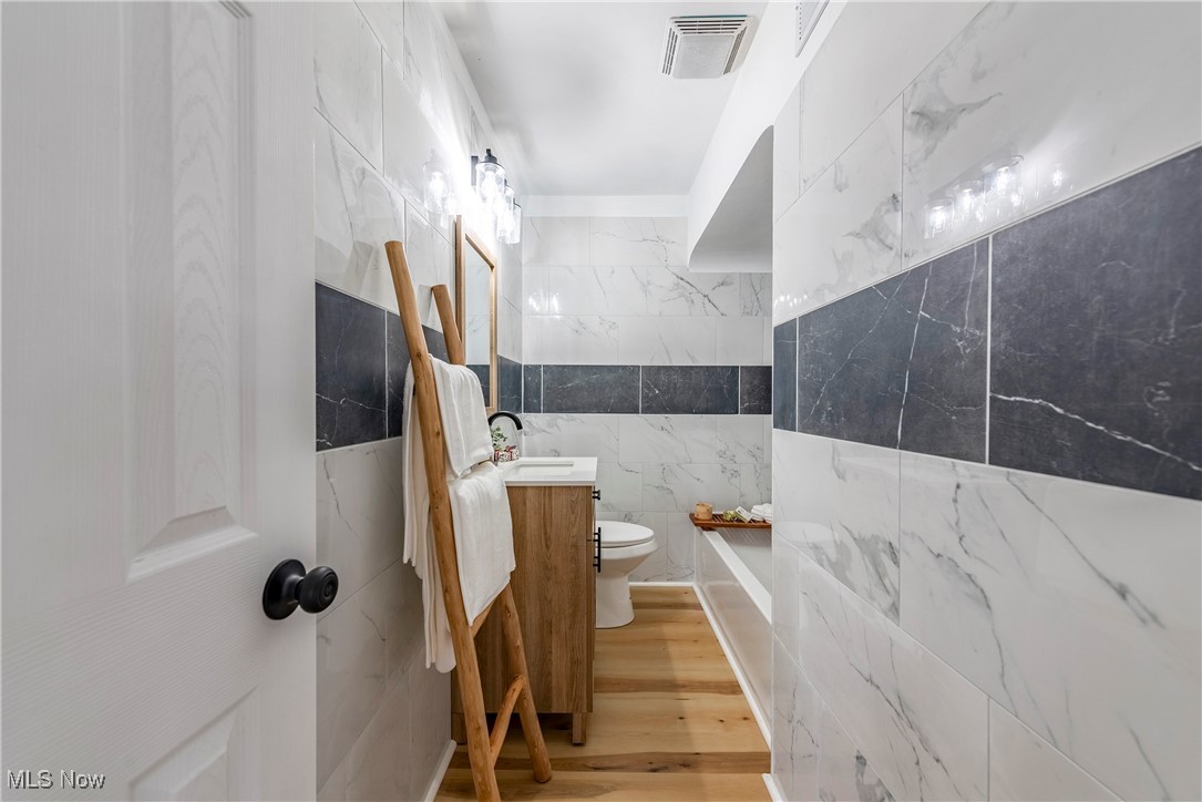 6009 Fitch Road North Olmsted OH 44070