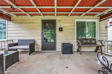 926 Warwick Drive Sheffield Lake OH 44054