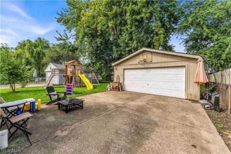 926 Warwick Drive Sheffield Lake OH 44054