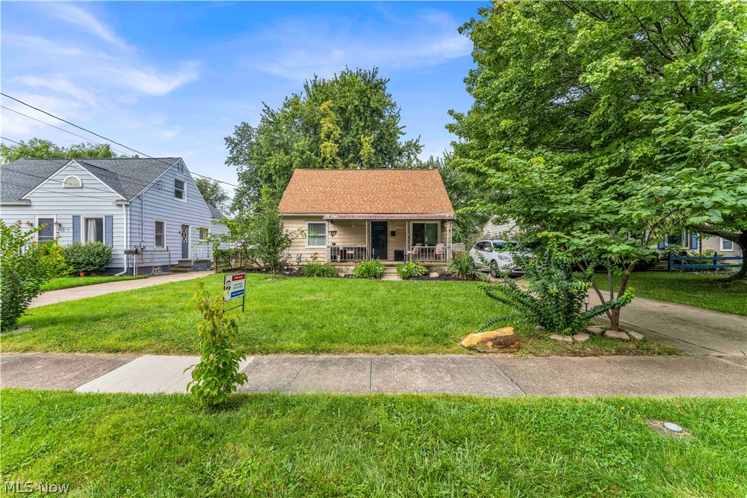 926 Warwick Drive Sheffield Lake OH 44054