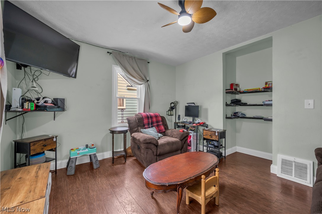 926 Warwick Drive Sheffield Lake OH 44054
