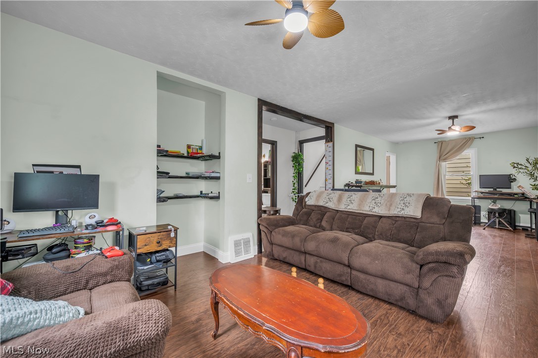 926 Warwick Drive Sheffield Lake OH 44054