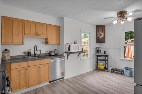 926 Warwick Drive Sheffield Lake OH 44054