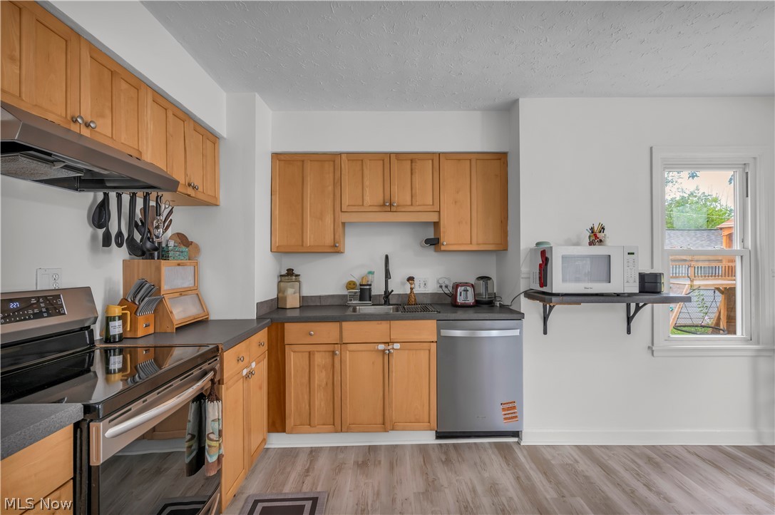 926 Warwick Drive Sheffield Lake OH 44054