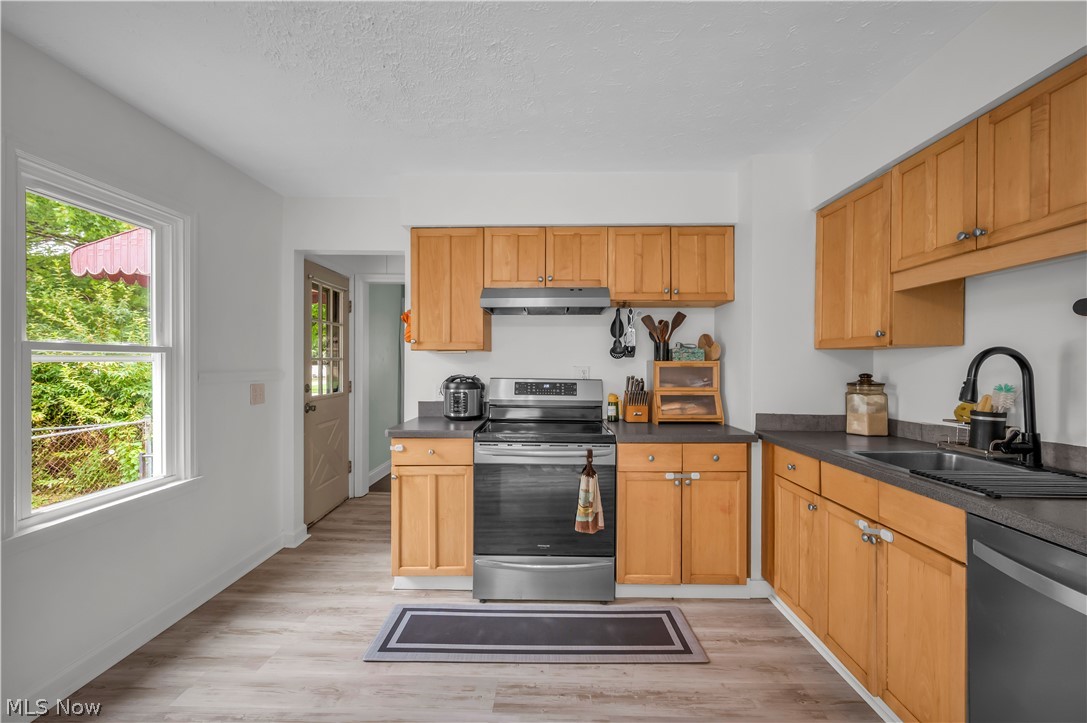 926 Warwick Drive Sheffield Lake OH 44054