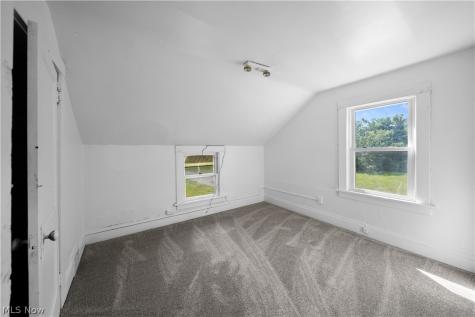 148 Saint Louis Avenue Youngstown OH 44507