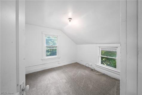 148 Saint Louis Avenue Youngstown OH 44507