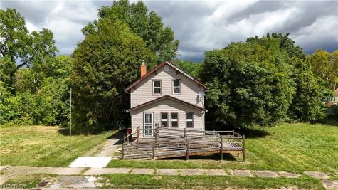 148 Saint Louis Avenue Youngstown OH 44507