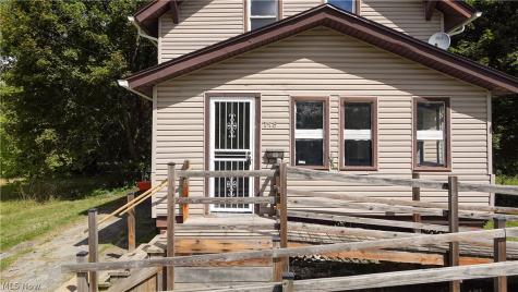 148 Saint Louis Avenue Youngstown OH 44507