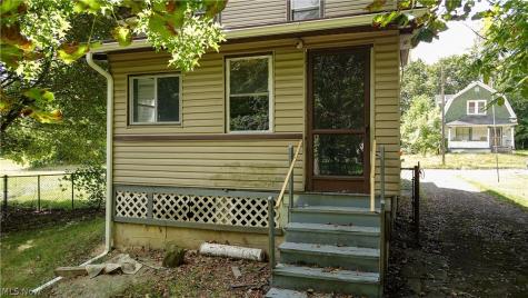 148 Saint Louis Avenue Youngstown OH 44507