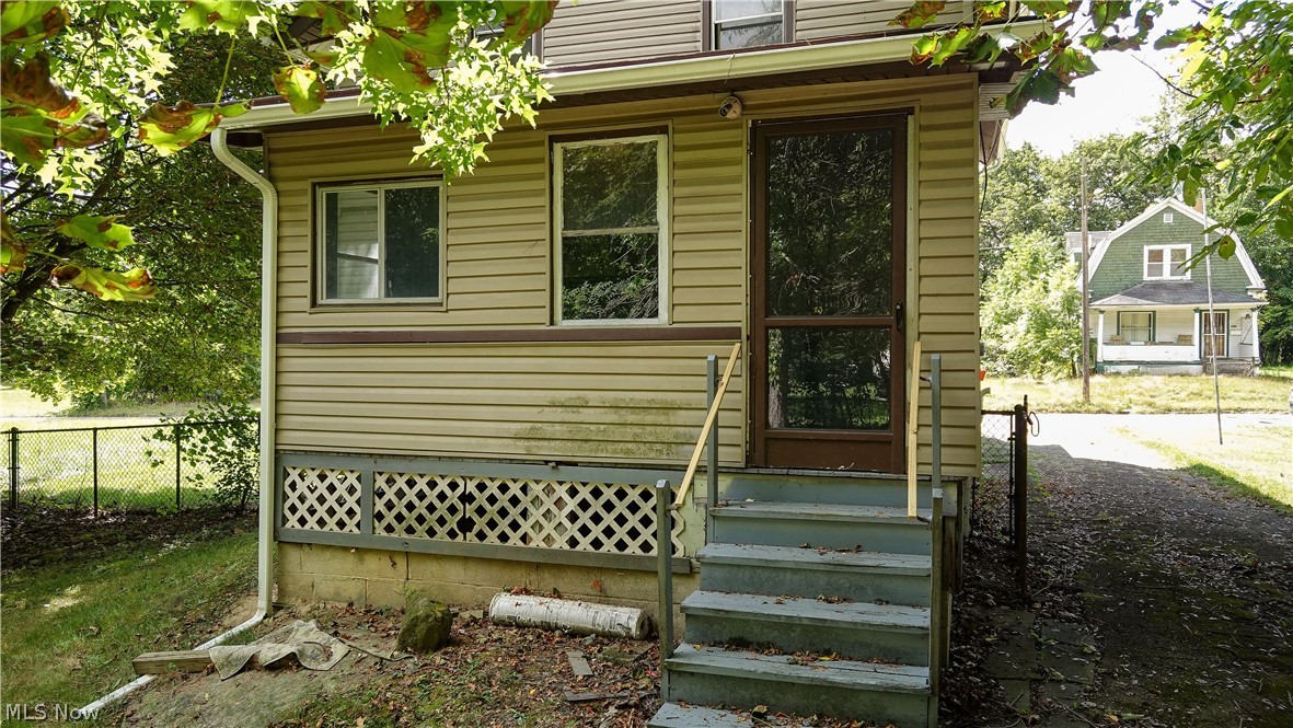 148 Saint Louis Avenue Youngstown OH 44507