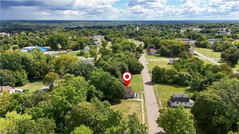 148 Saint Louis Avenue Youngstown OH 44507