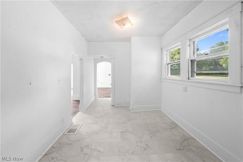 148 Saint Louis Avenue Youngstown OH 44507