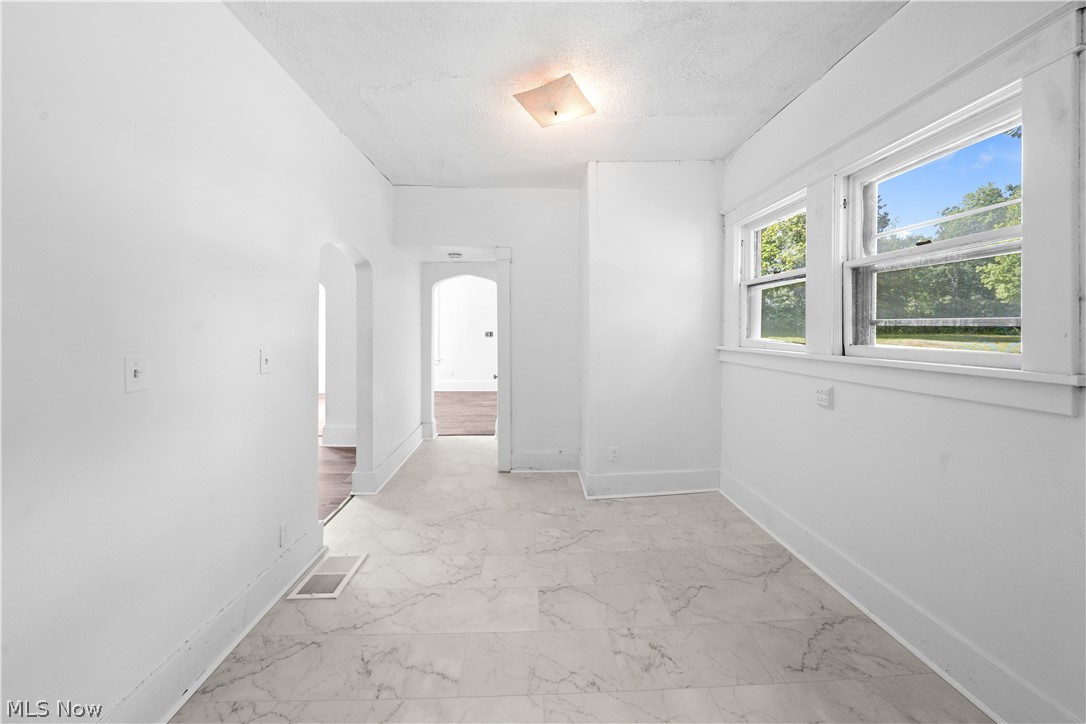 148 Saint Louis Avenue Youngstown OH 44507