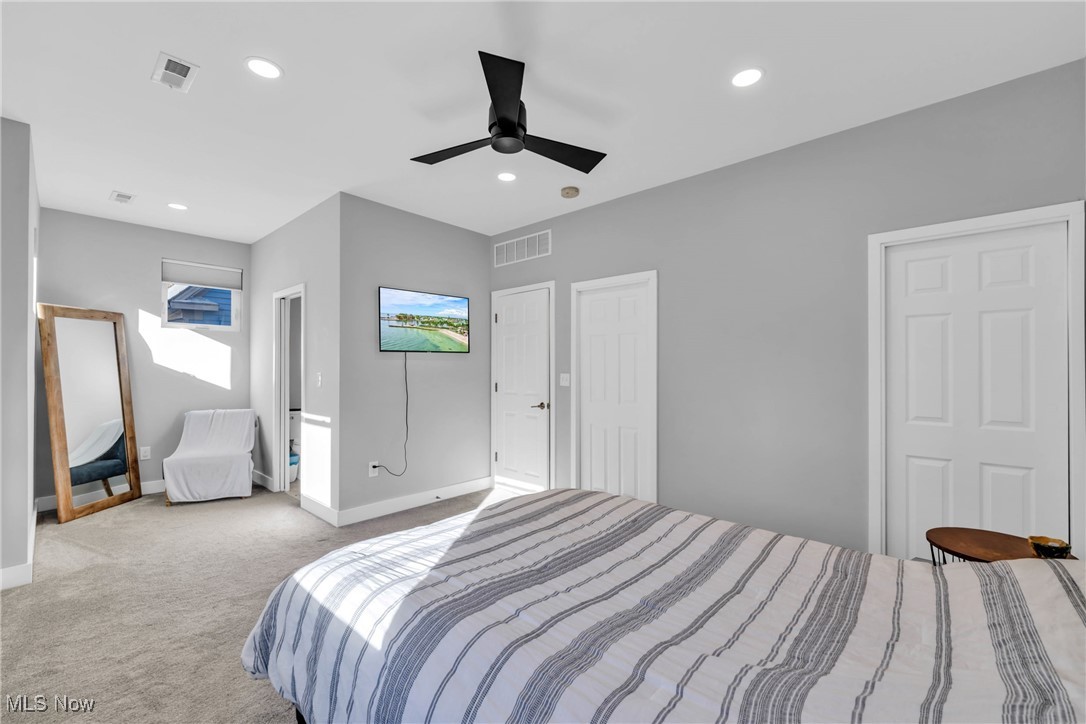 2702 Bridge Avenue Cleveland OH 44113