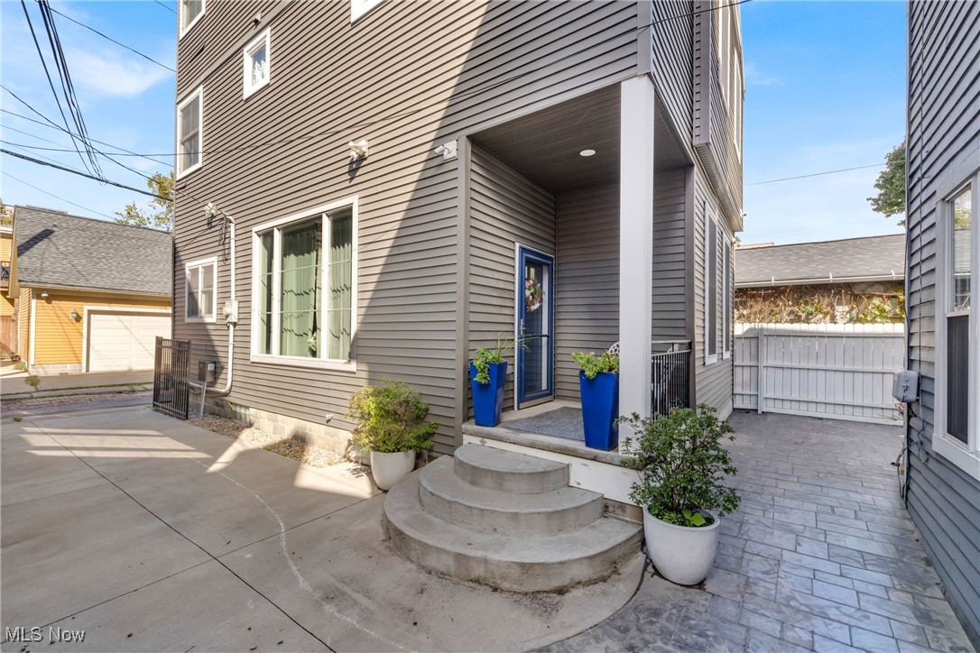 2702 Bridge Avenue Cleveland OH 44113