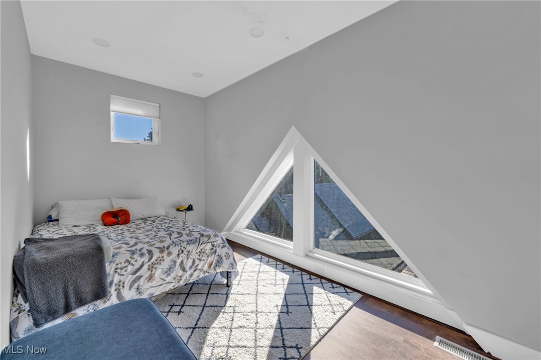 2702 Bridge Avenue Cleveland OH 44113