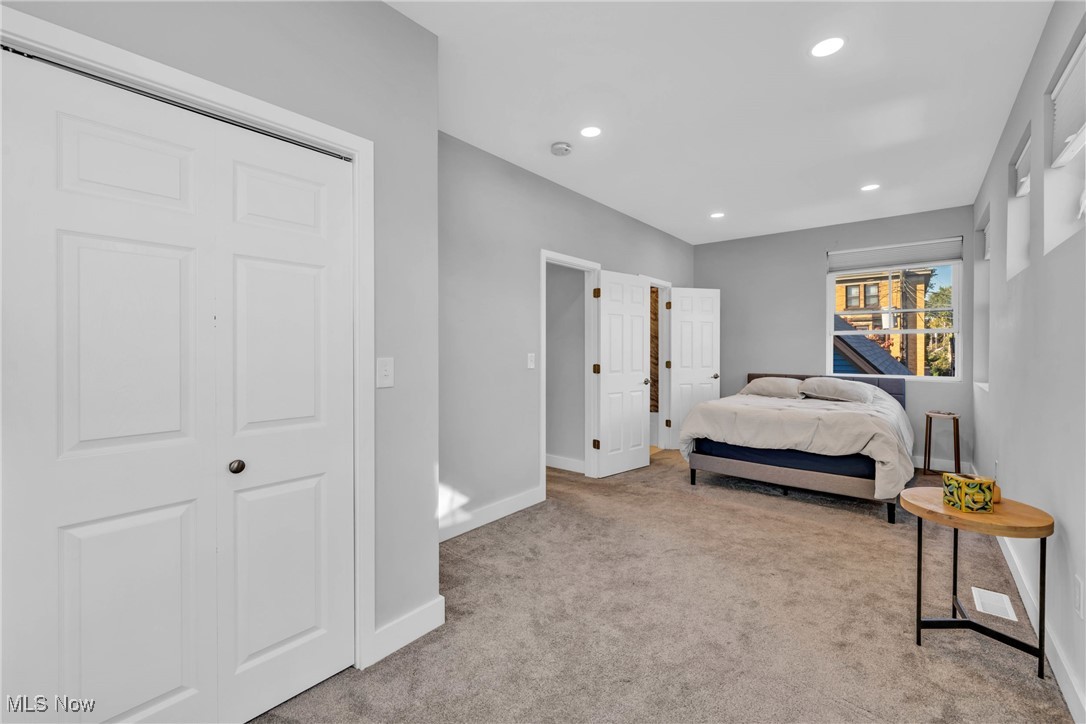 2702 Bridge Avenue Cleveland OH 44113