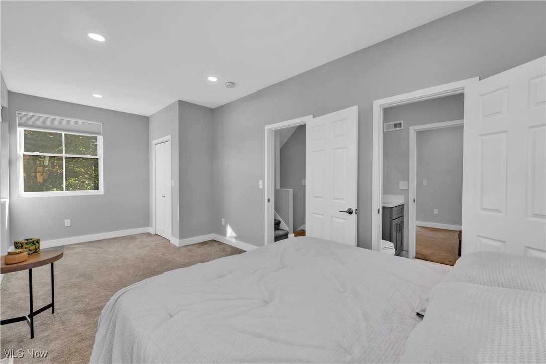 2702 Bridge Avenue Cleveland OH 44113