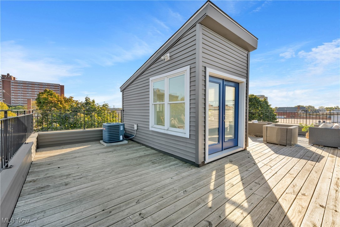 2702 Bridge Avenue Cleveland OH 44113