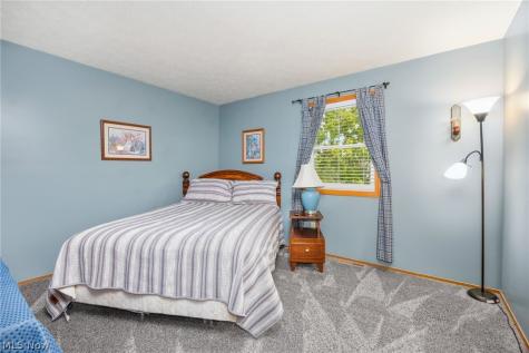 4153 Rolling Hills Brunswick OH 44212