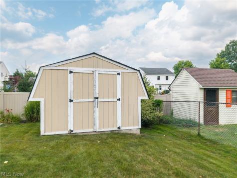4153 Rolling Hills Brunswick OH 44212