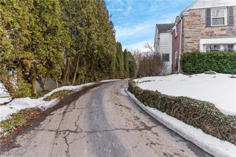 925 Colonial Drive Youngstown OH 44505