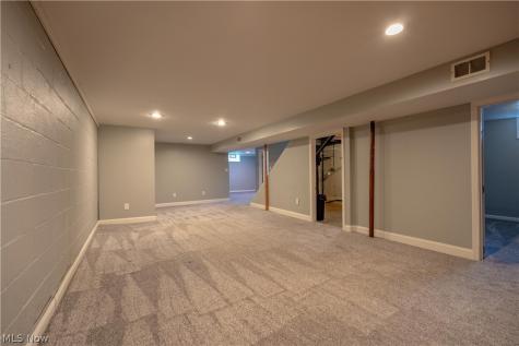 10606 Wilma Avenue NE Alliance OH 44601