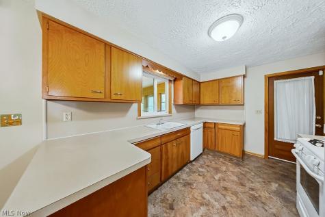1812 Skyline Drive Lorain OH 44053