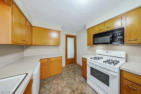 1812 Skyline Drive Lorain OH 44053