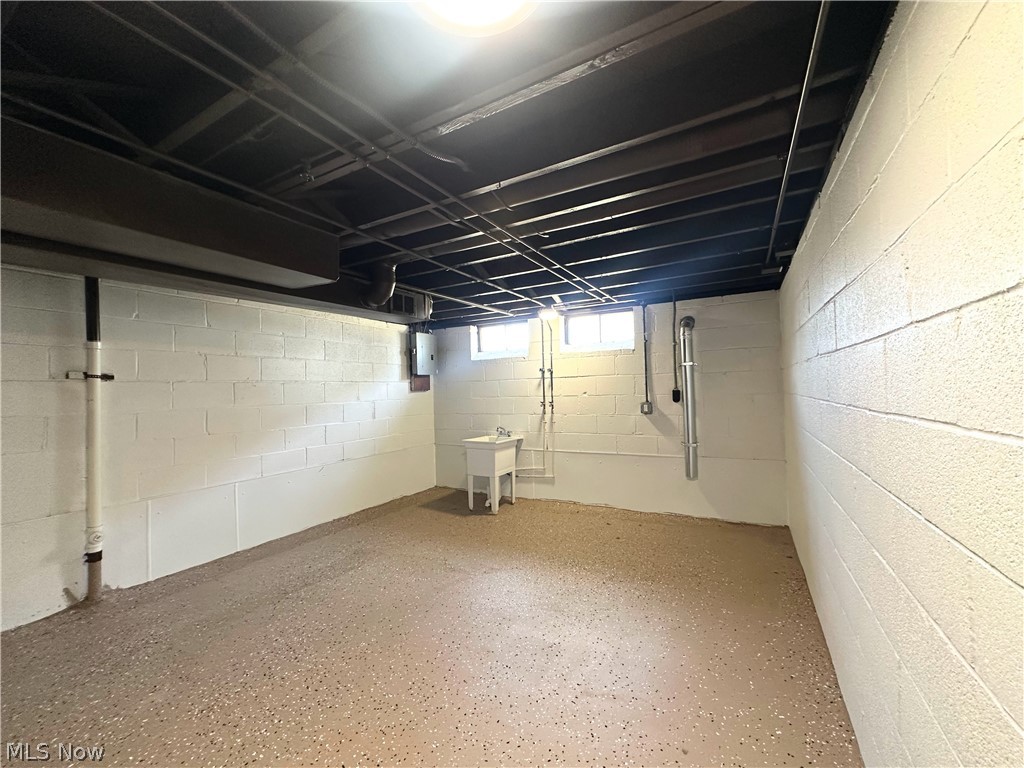 4507 E Frontenac Drive Warrensville Heights OH 44128