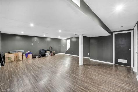 871 Marcie Drive Cleveland OH 44109