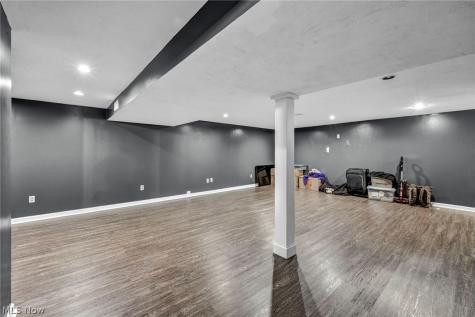 871 Marcie Drive Cleveland OH 44109