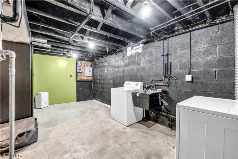 871 Marcie Drive Cleveland OH 44109