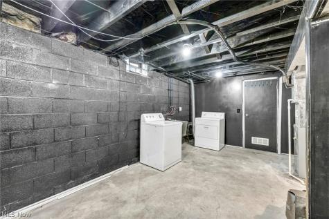 871 Marcie Drive Cleveland OH 44109