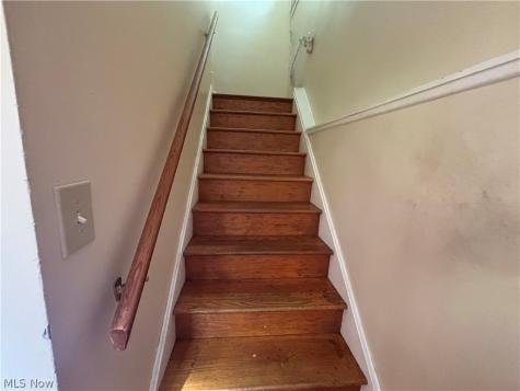247 W Glendale Street Bedford OH 44146
