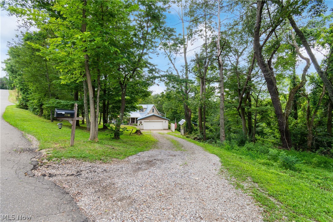 7746 Moores Ridge Road SE Uhrichsville OH 44683