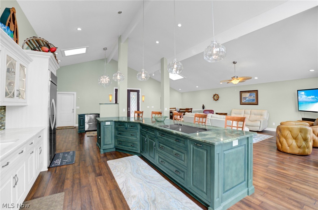 28 E Mohawk Drive Malvern OH 44644