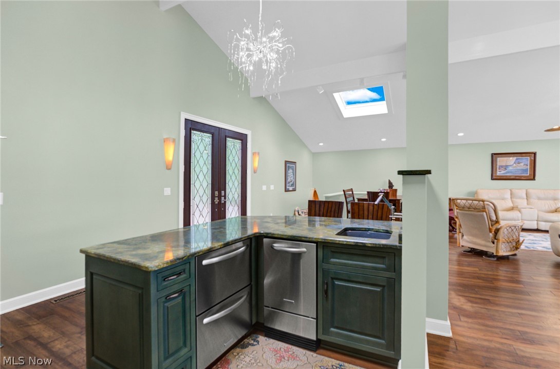 28 E Mohawk Drive Malvern OH 44644