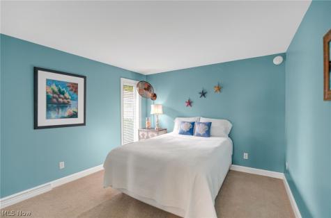 28 E Mohawk Drive Malvern OH 44644